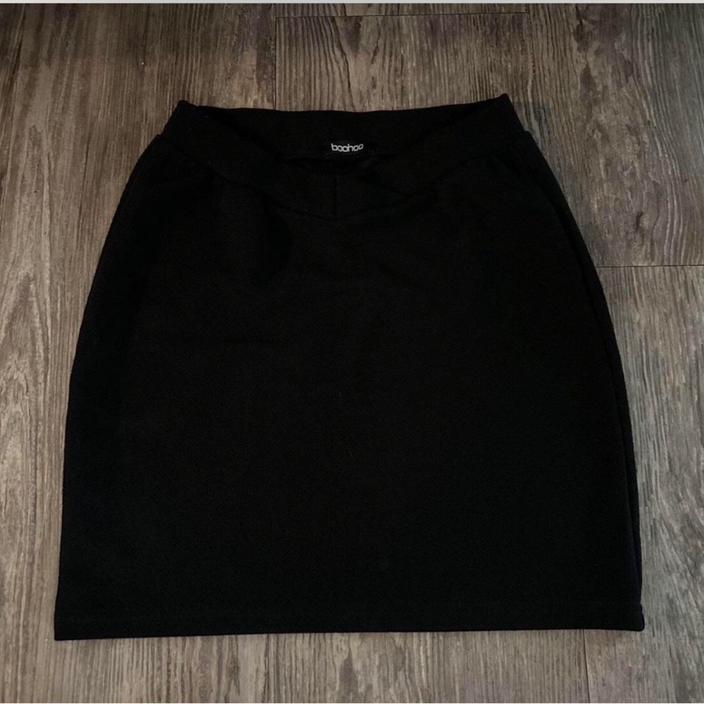 Black mini pencil skirt